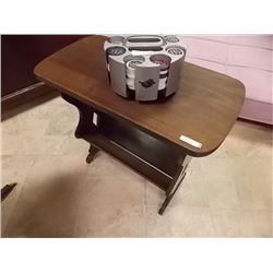 WALNUT MAGAZINE TABLE