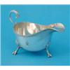 Image 1 : An Edwardian silver sauceboat with flying scroll handle, 7 oz....