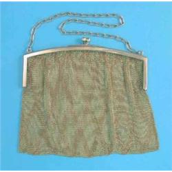 A 9ct gold two colour mesh purse 7.5 oz....