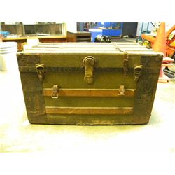 VINTAGE STEAMER TRUNK
