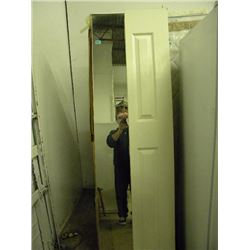 LOT OF NEW FOLDING BIFOLD DOORS SOME MIRRORED