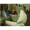 Image 1 : PALLET OF MISC FURNITURE AND STORE PRODUCT