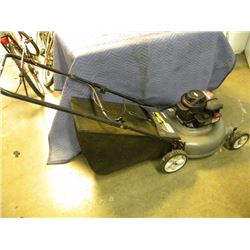 MTD GAS MOWER WITH BAG