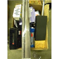BOX OF HOUSEHOLD TRINKETS