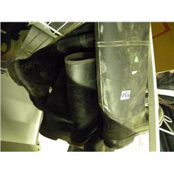 3 PR RUBBER BOOTS