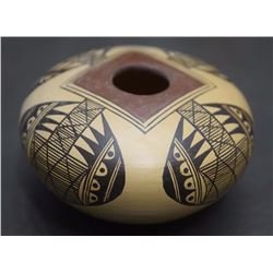 HOPI POTTERY JAR (NAHA)