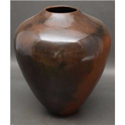 NAVAJO POTTERY VASE (CLING)