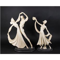 2 A. Santini Figures