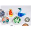 Image 2 : Lot 15 Art Glass Paperweights