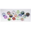 Image 1 : Lot 15 Art Glass Paperweights