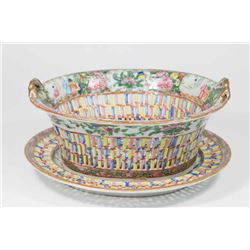 Chinese Rose Medallion Porcelain Oval Bowl