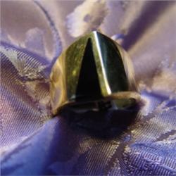 Ladies Contemporary Onyx Ring