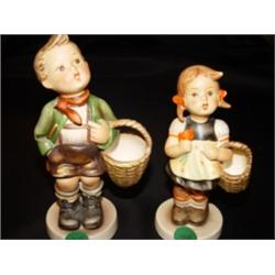 Pr Hummel Boy & Girl Carrying Baskets