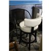 Image 2 : WICKER METAL CHAIR AND BARSTOOL