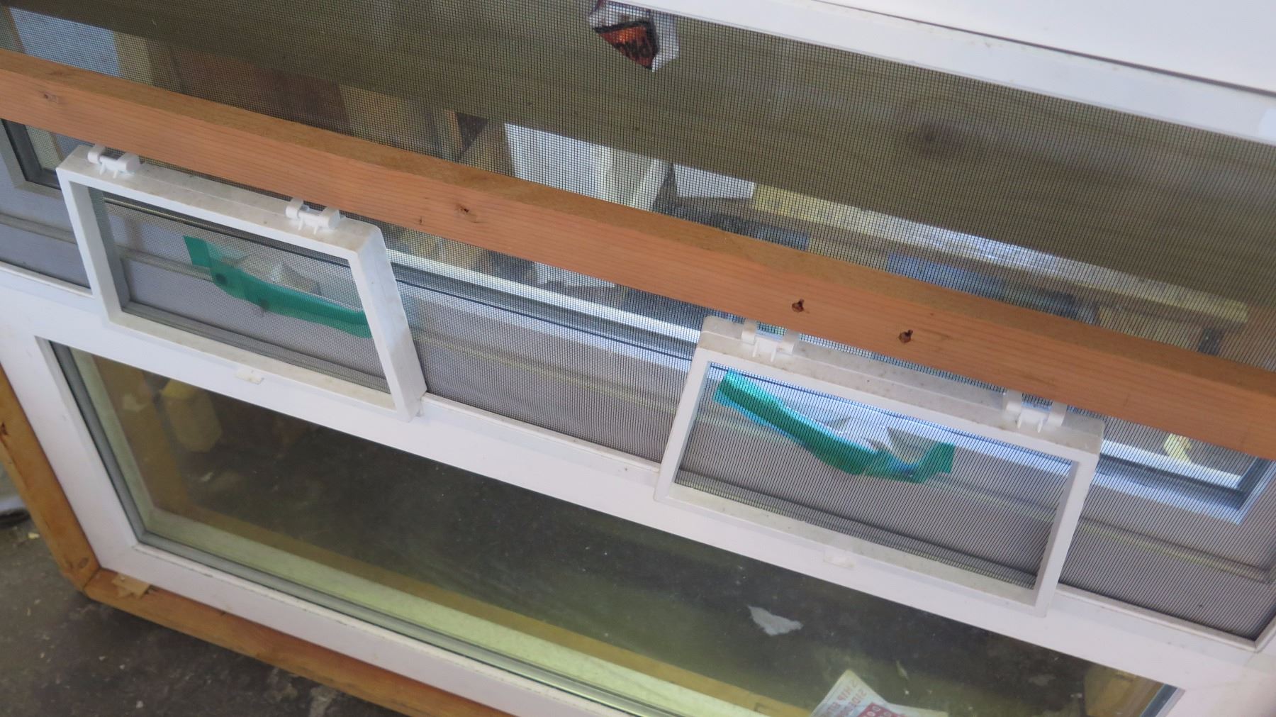 PlyGem Tri-Panel Awning Window w/Screen 36