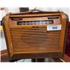 Image 1 : VINTAGE PHILCO WOOD ACORDIAN STYLE RADIO