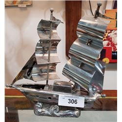 VINTAGE SHIP LAMP