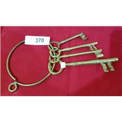 VINTAGE BRASS KEYS ON RING