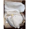 Image 1 : LOT OF ESTATE LINENS