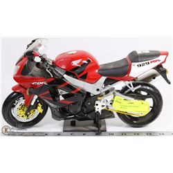 HONDA 929 PLASTIC MODEL MOTORCYCLE