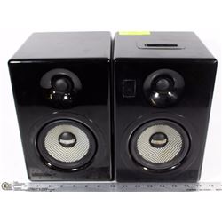 2 EARTHQUAKE BOOKSHELF SPEAKERS WITH IPOD