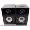 Image 1 : 2 EARTHQUAKE BOOKSHELF SPEAKERS WITH IPOD