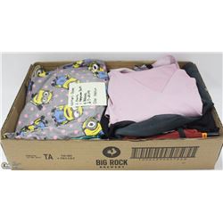 FLAT OF WOMENS CLOTHES 2 SHORTS, 1 SLEEPWEAR PANTS