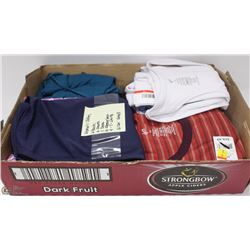 FLAT OF WOMENS CLOTHES, 2 PANTS, 2 SHORTS, 1 DRESS