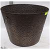Image 1 : 19" DIAMETER 14"TALL PLANT POT BRONZE LEAF PATTE