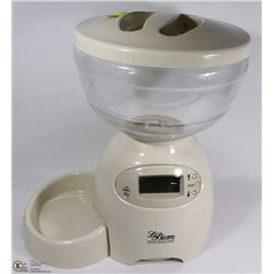 LE BRISTRON ANIMAL CONTROL FEEDER