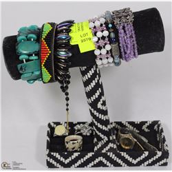 ELLEN TRACY JEWELRY STAND WITH FASHION JEWELRY