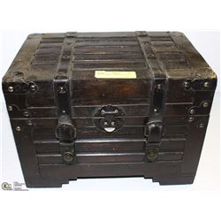 DECORATIVE "MEDIEVAL CHEST