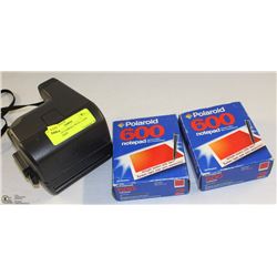 POLAROID CAMERA WITH 2 NEW CARTRIDGES