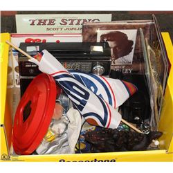 FLAT OF ASSORTED ESTATE ITEMS INCL VINTAGE RADIO