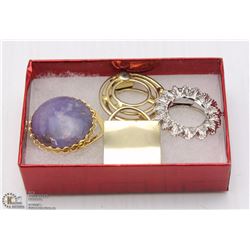 BOX OF 4 SCARF CLIPS