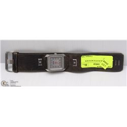 MENS NIXON WATCH WITH NEW BATTERY