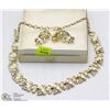 Image 1 : FASHION CREAM ENAMEL & CZ FLOWER NECKLACE W/
