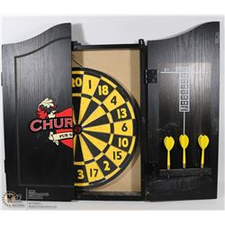 CHURCHILL PUB SPORTS DART BOARD W/ 5 DARTS