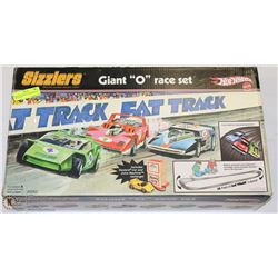 1960S HOT WHEELS SIZZLERS RACE SET IN BOX
