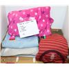 Image 1 : FLAT OF XL LADIES CLOTHES INCL 8 TSHIRTS, 1 ROBE,