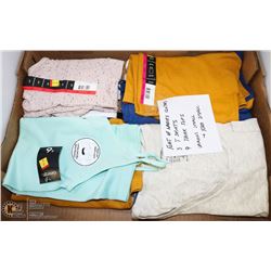 FLAT OF SMALL/XS LADIES CLOTHES INCL 3 TSHIRTS AND