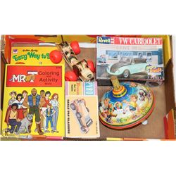 FLAT OF VINTAGE TOYS