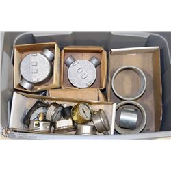 TOTE OF ELECTRICAL COUPLINGS, MOUNTS, BOXES