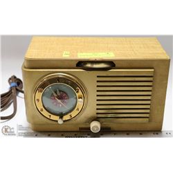 GENERAL ELECTRIC CLOCK TUBE RADIO MODEL 522 1950