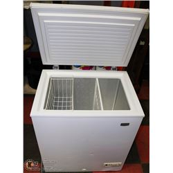 MOFFAT WHITE APPARTMENT SIZE FREEZER