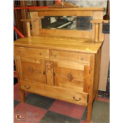 ANTIQUE 3-DRAWER, 2 CABINET HUTCH