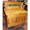 Image 3 : ANTIQUE 3-DRAWER, 2 CABINET HUTCH