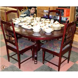 SOLID WOOD DINING TABLE WITH 2 LEAFS AND 4 WOOD