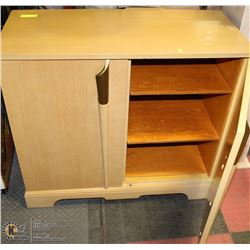 VINTAGE 2 DOOR SIDEBOARD