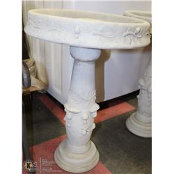 CONCRETE 2 PIECE MUSHROOM BIRDBATH 16"X23"